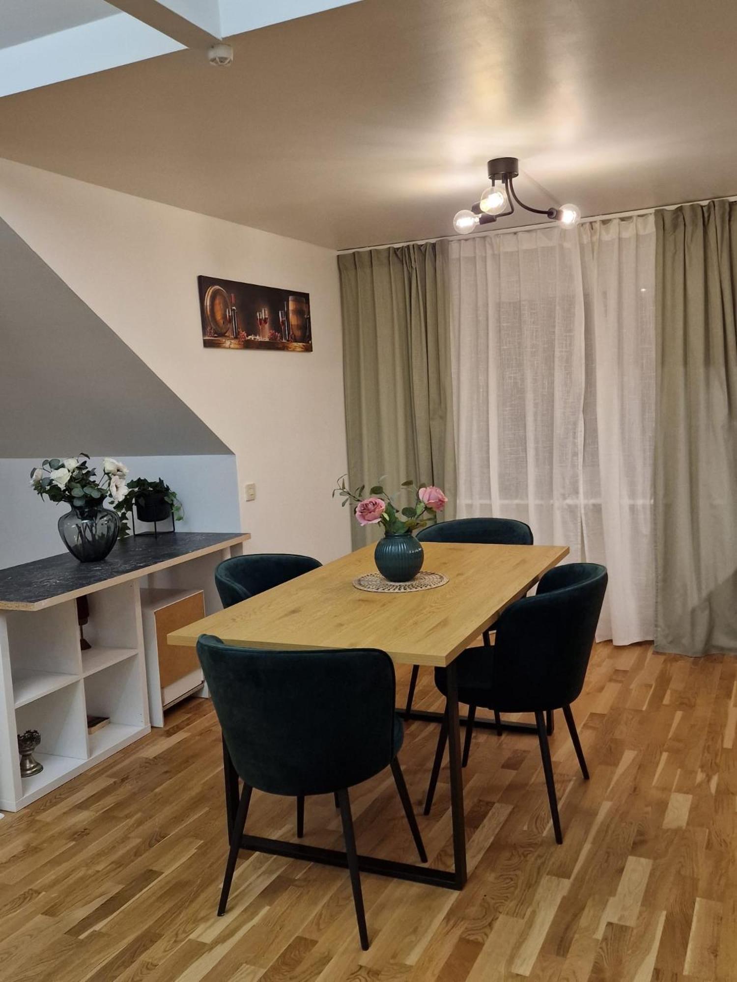 Noah Longstay Apartment เวสเตโรส ภายนอก รูปภาพ