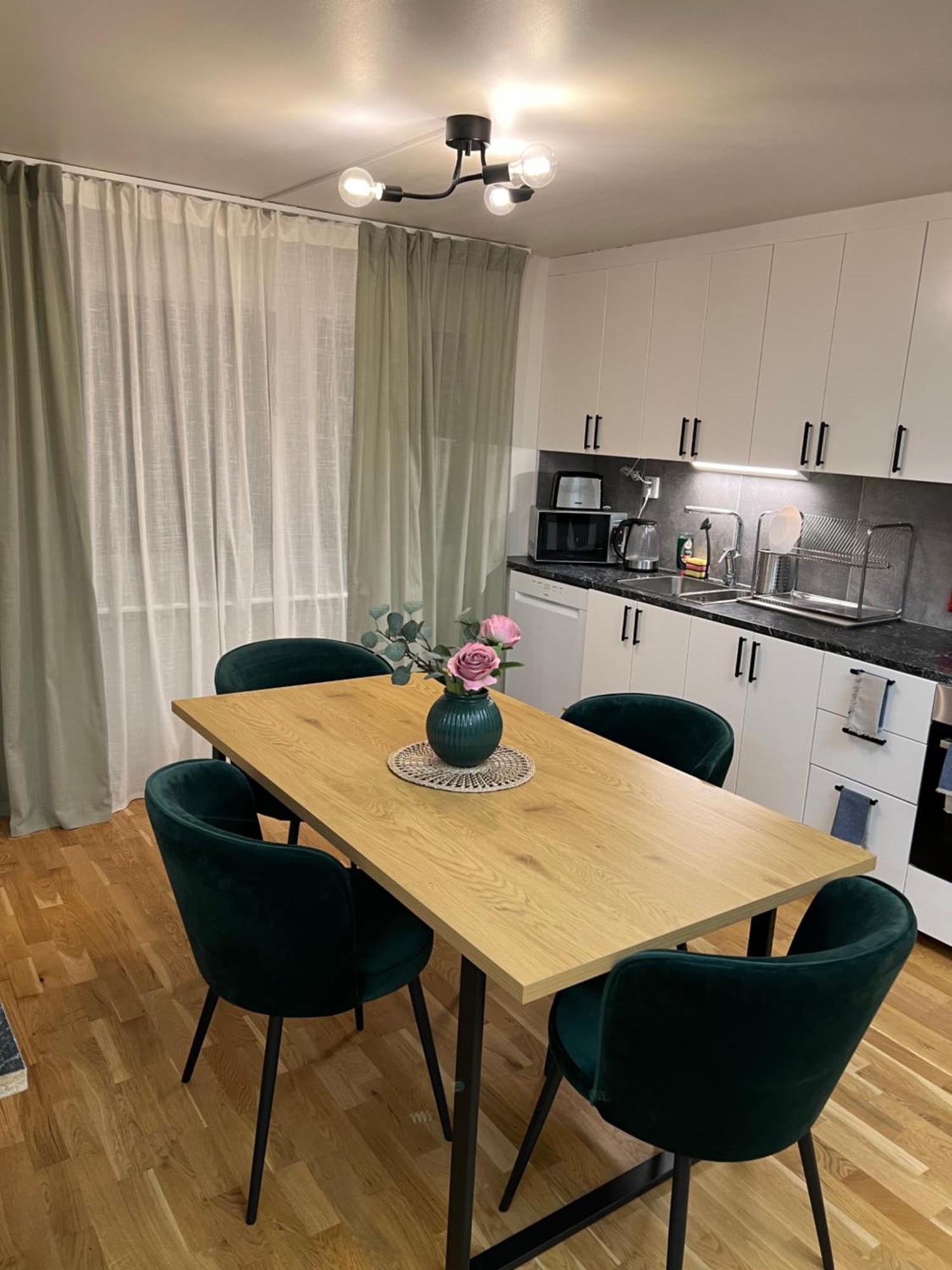 Noah Longstay Apartment เวสเตโรส ภายนอก รูปภาพ