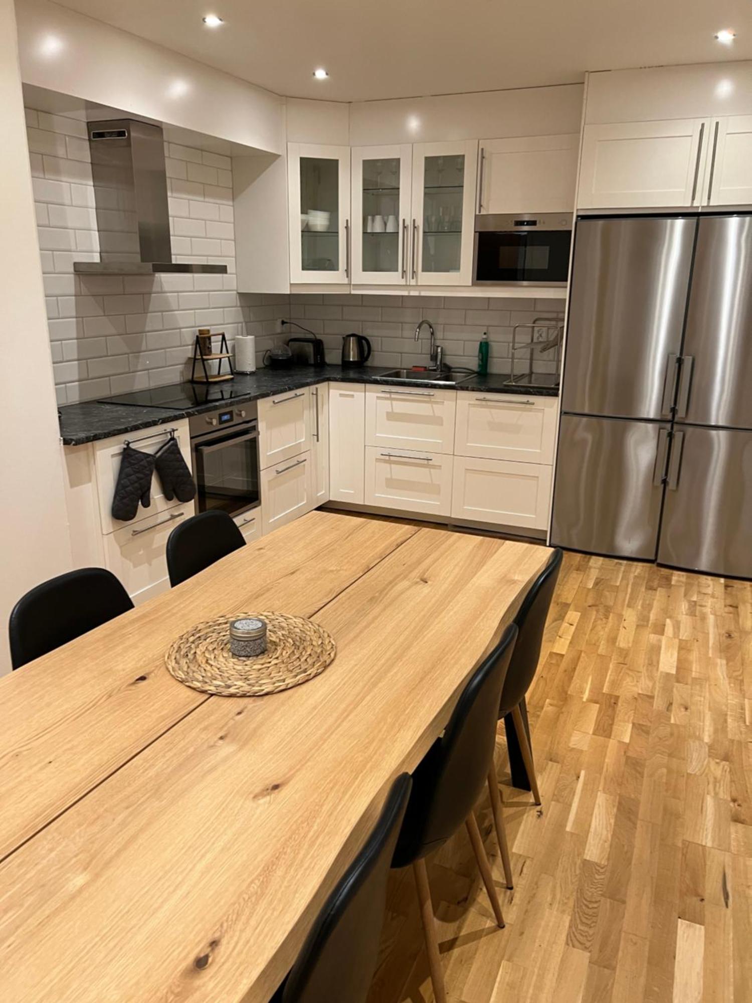 Noah Longstay Apartment เวสเตโรส ภายนอก รูปภาพ
