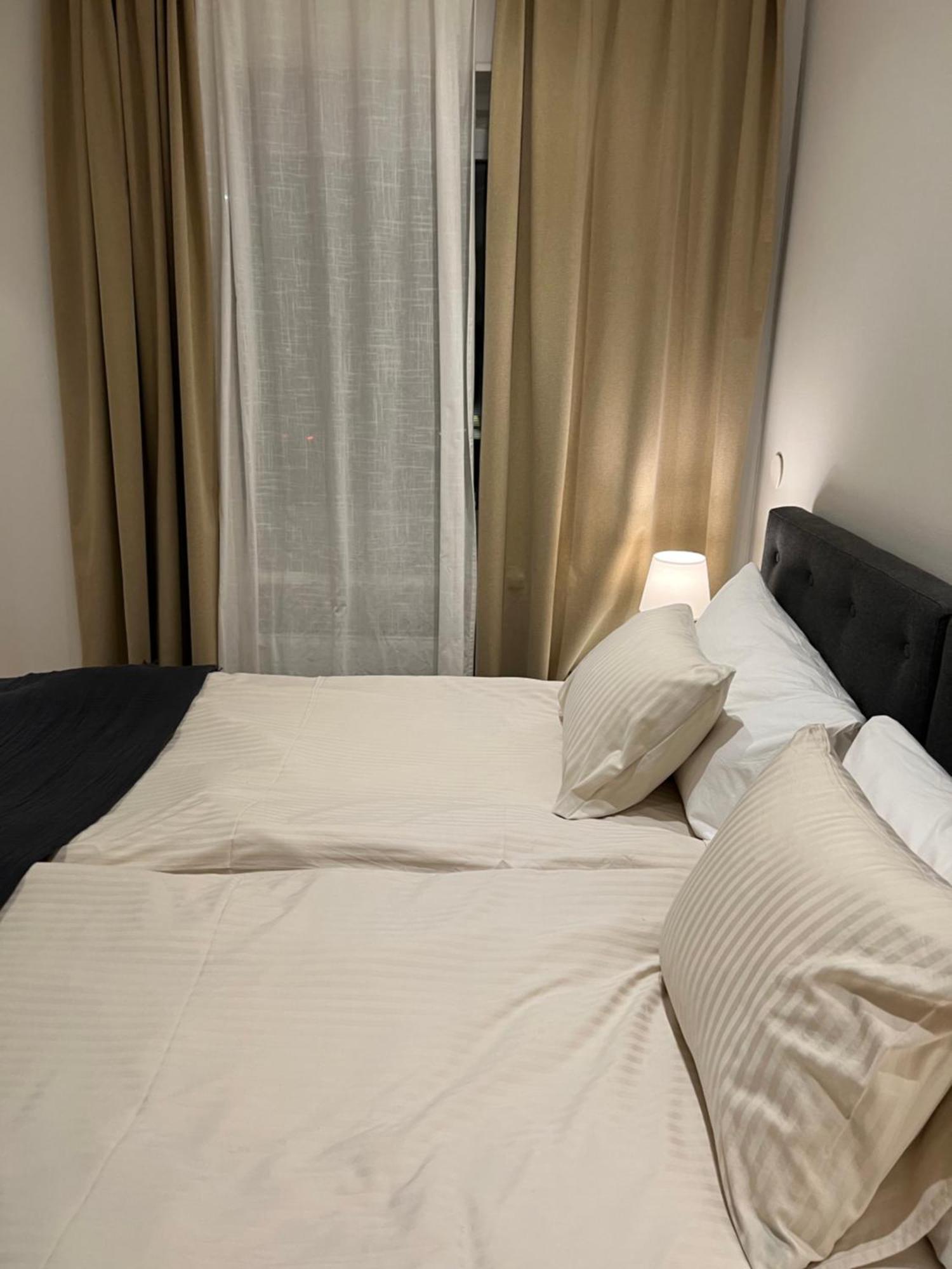 Noah Longstay Apartment เวสเตโรส ภายนอก รูปภาพ
