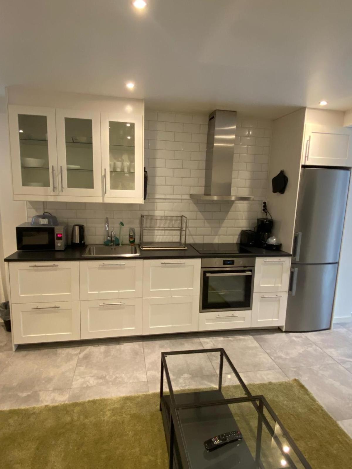 Noah Longstay Apartment เวสเตโรส ภายนอก รูปภาพ